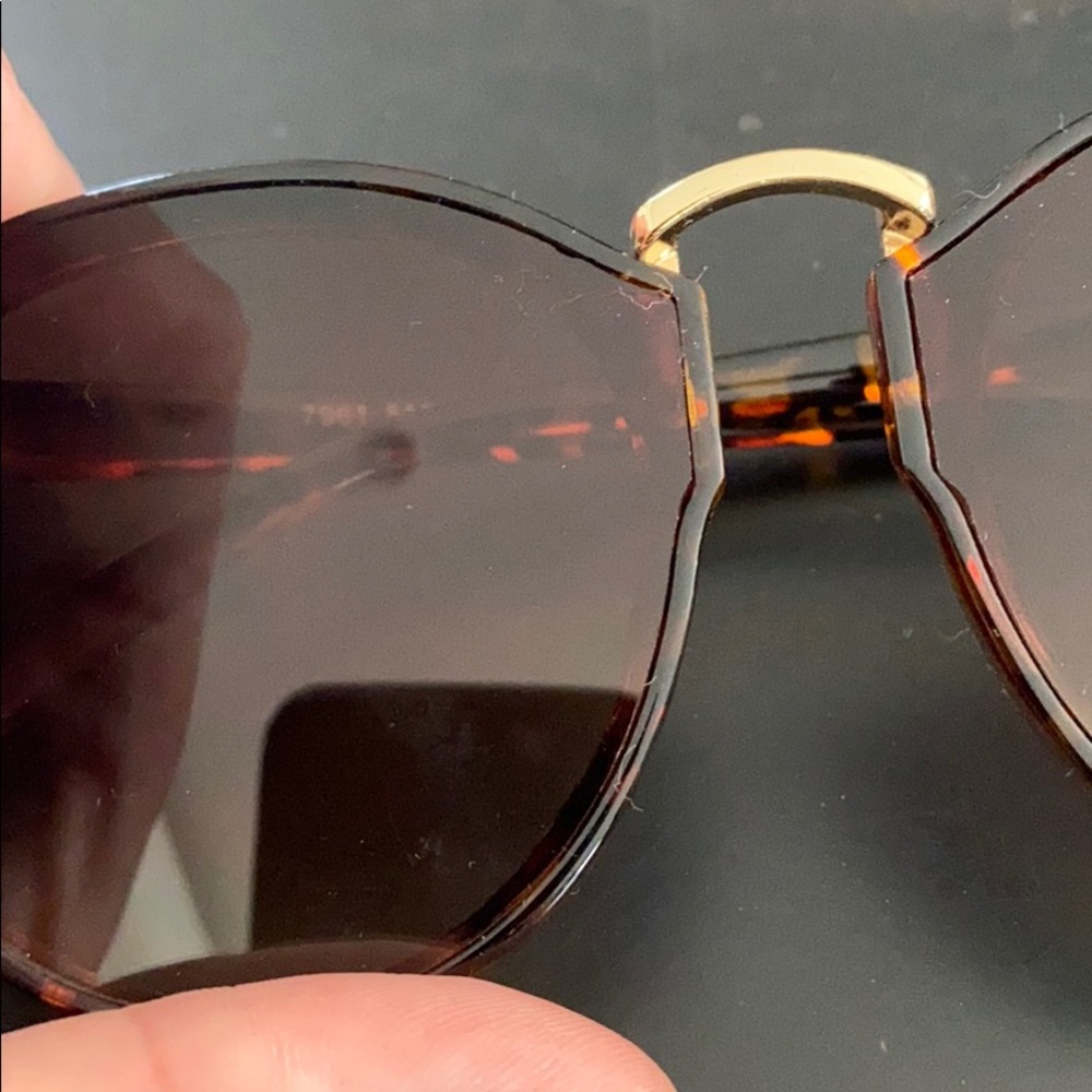 Tortoise sunglasses - Picture 2 of 3